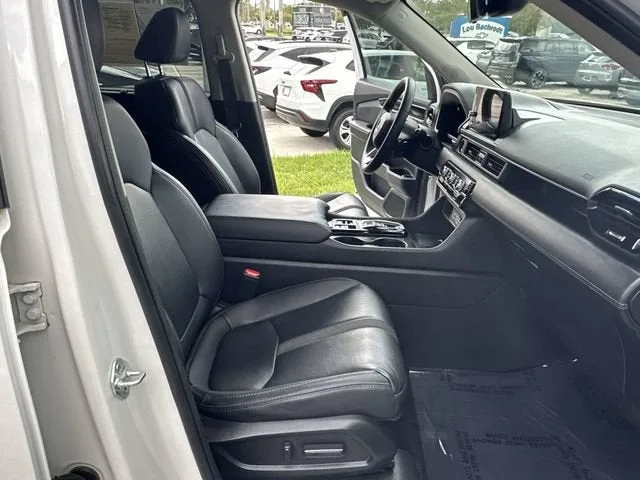 2023 Honda Pilot EX-L 8 Passenger photo 29
