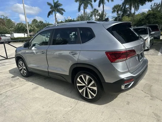2024 Volkswagen Taos SE photo 36