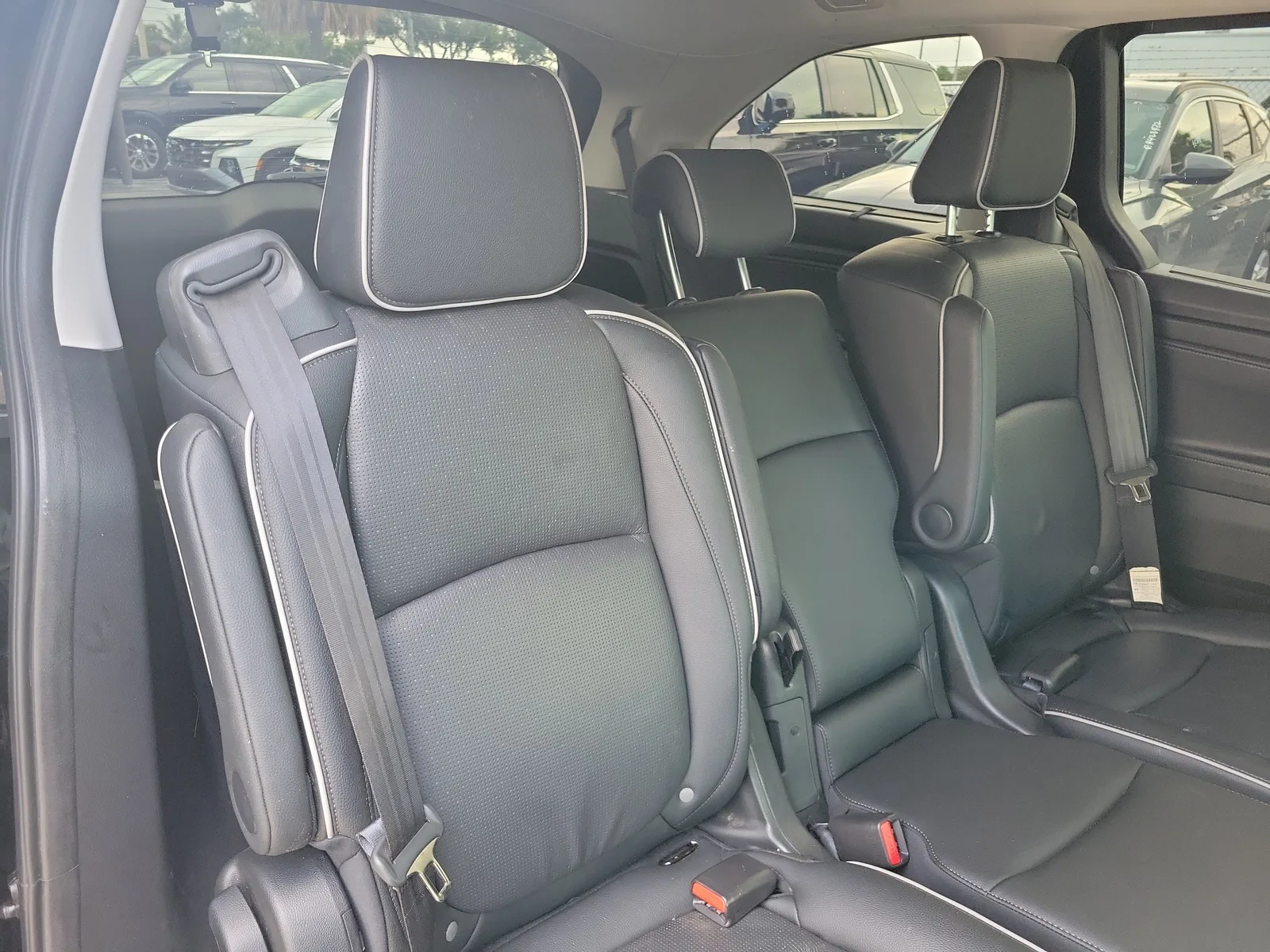 2025 Honda Odyssey Elite photo 6