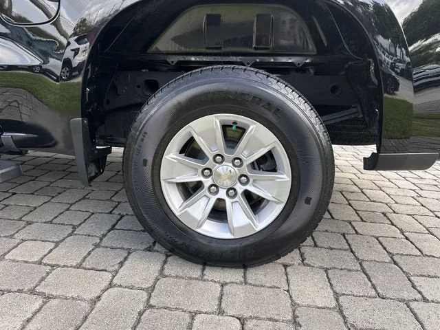 2023 Chevrolet Silverado 1500 LT photo 11