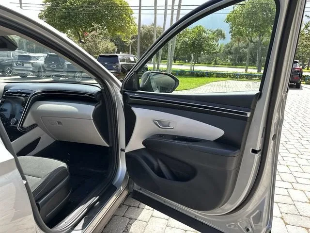 2024 Hyundai Tucson SE photo 23