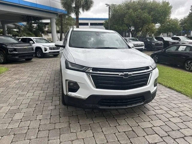 2023 Chevrolet Traverse LS photo 17
