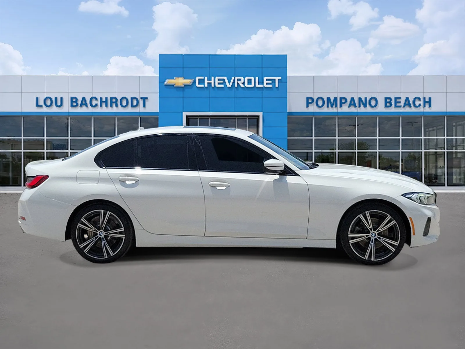2023 BMW 3 Series 330i photo 2