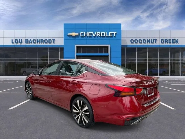 2022 Nissan Altima 2.5 SR photo 6