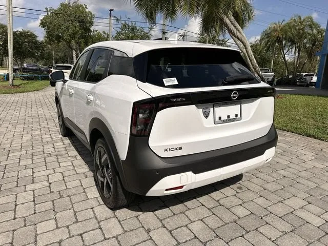 2025 Nissan Kicks SV photo 34