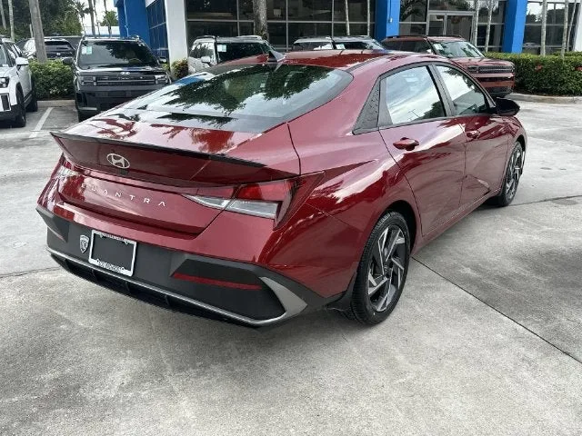 2025 Hyundai Elantra SEL Sport photo 31