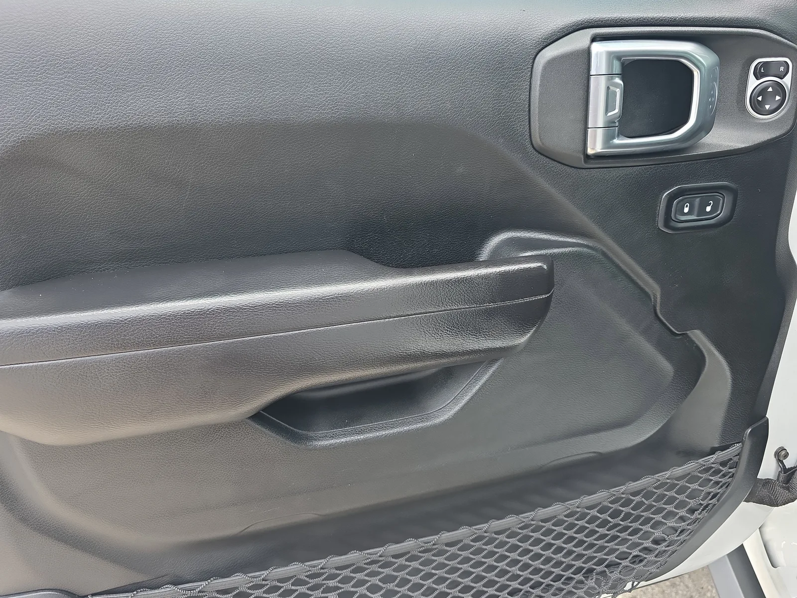 2020 Jeep Gladiator Sport S photo 22