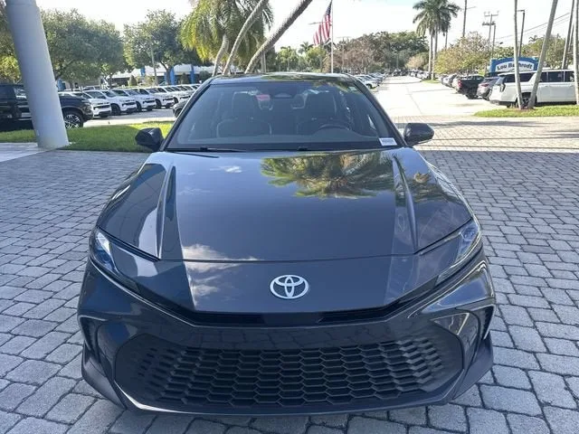 2025 Toyota Camry LE photo 18