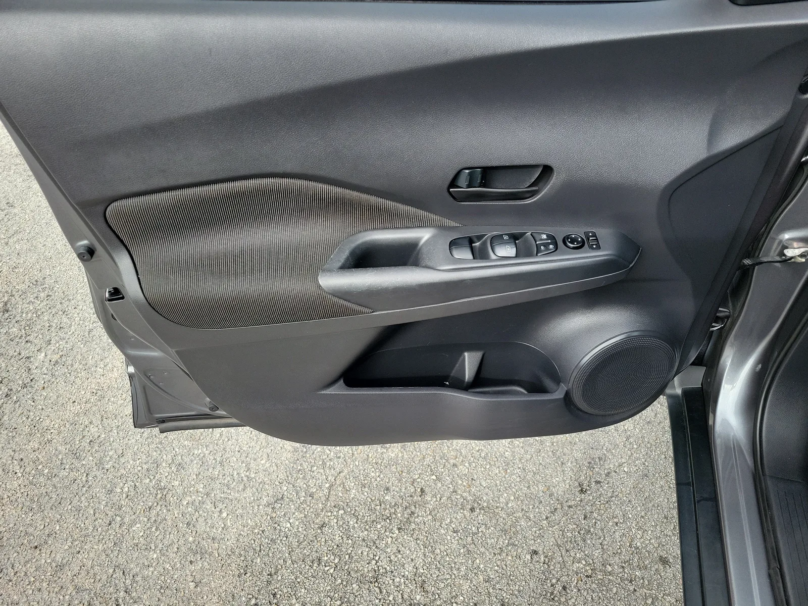 2020 Nissan Kicks S photo 22
