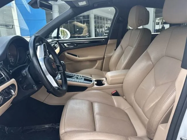 2020 Porsche Macan 4DR AWD photo 23