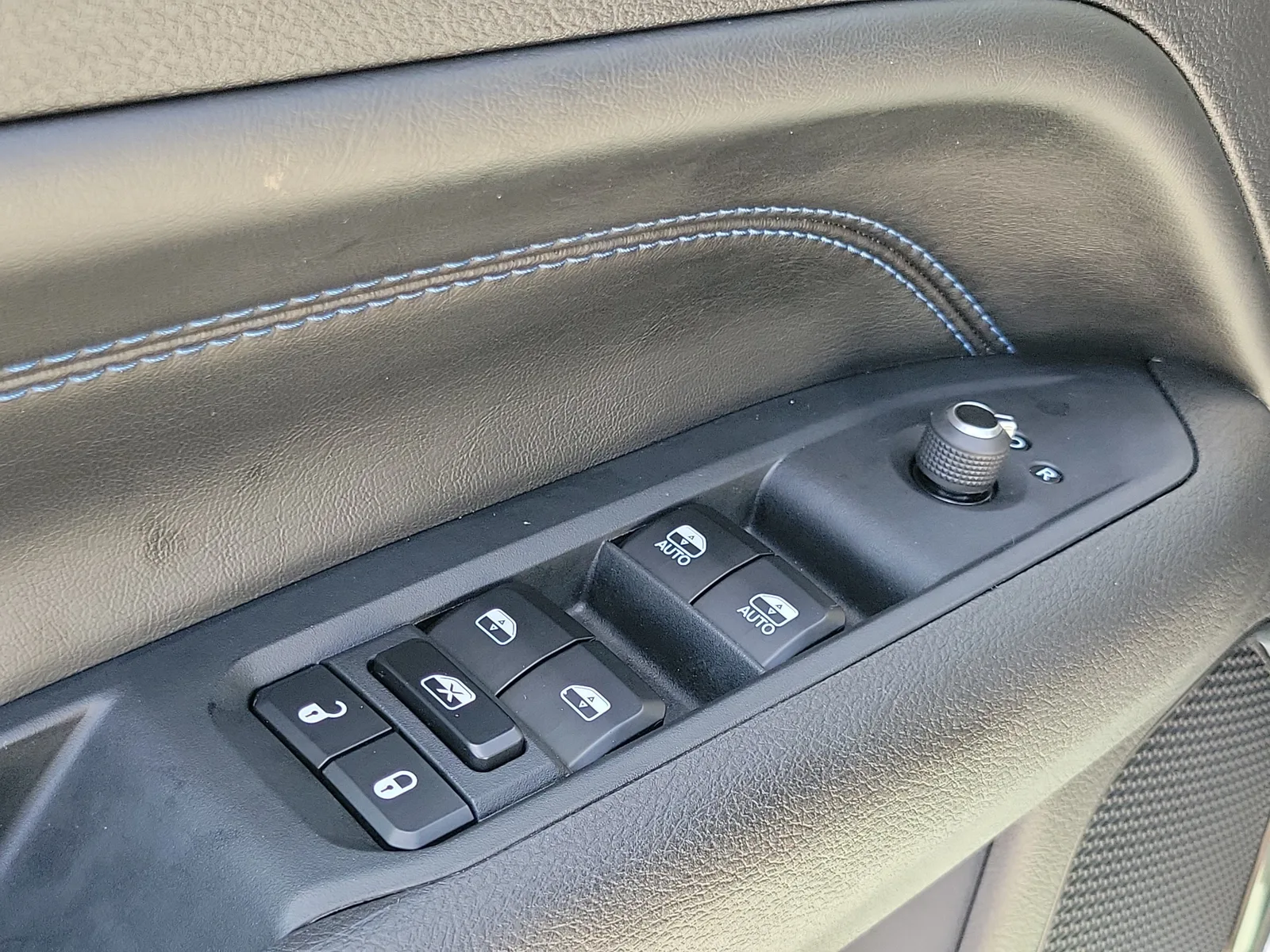 2025 Jeep Compass Latitude photo 23
