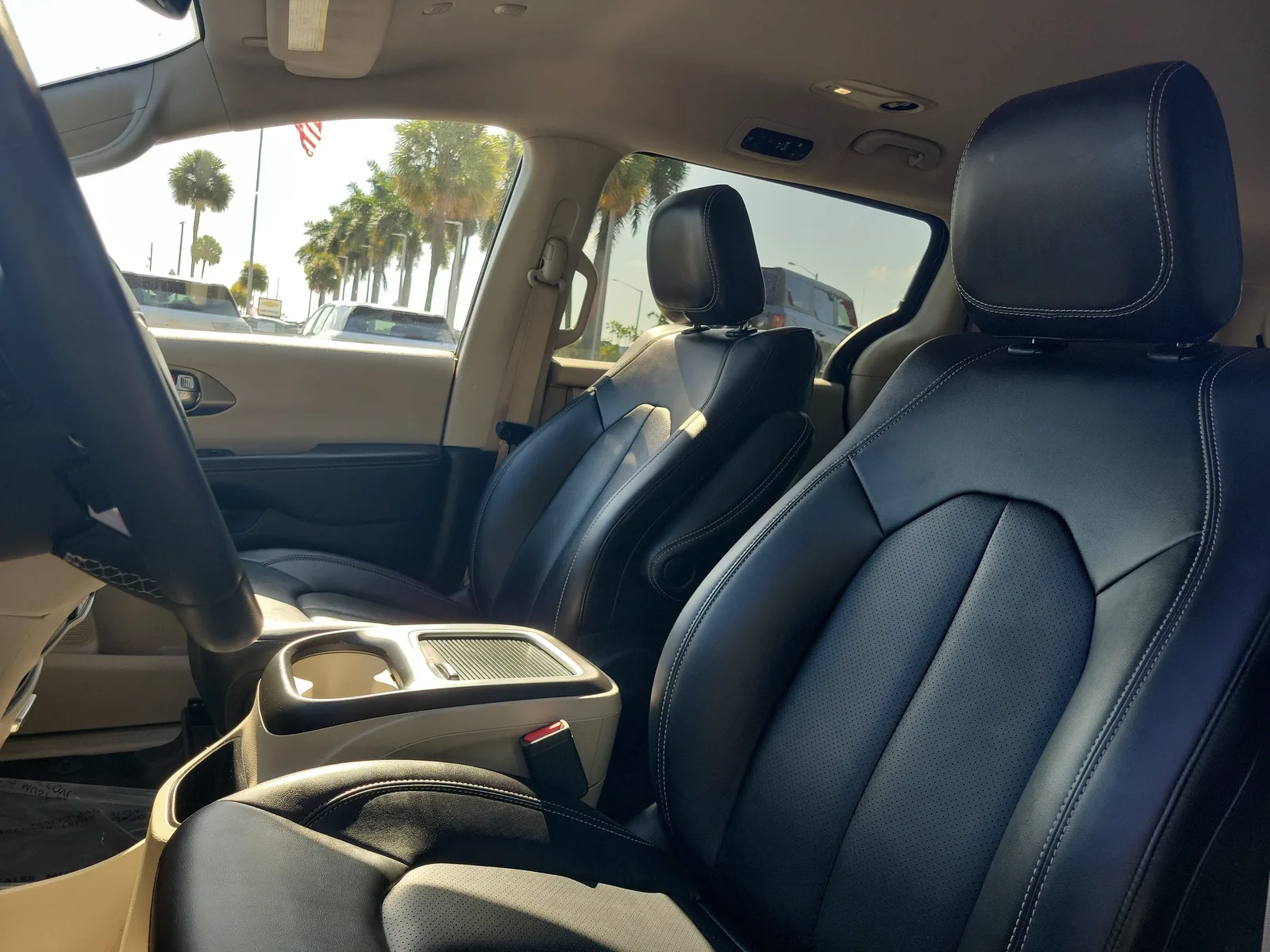 2024 Chrysler Pacifica Hybrid Select photo 20