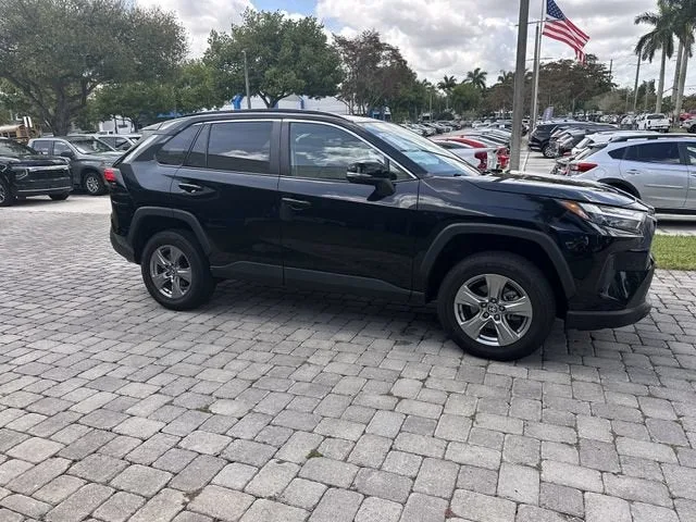 2024 Toyota RAV4 XLE photo 15