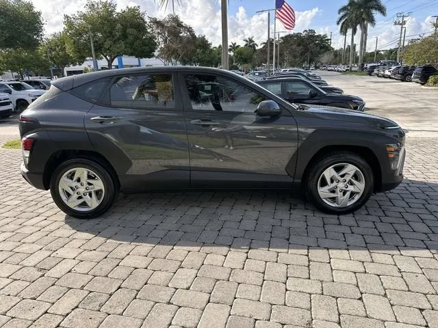 2024 Hyundai Kona SE photo 14