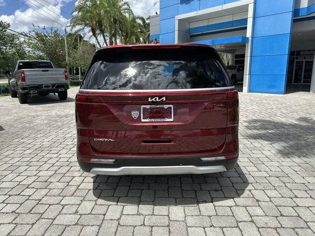 2024 Kia Carnival LX photo 16