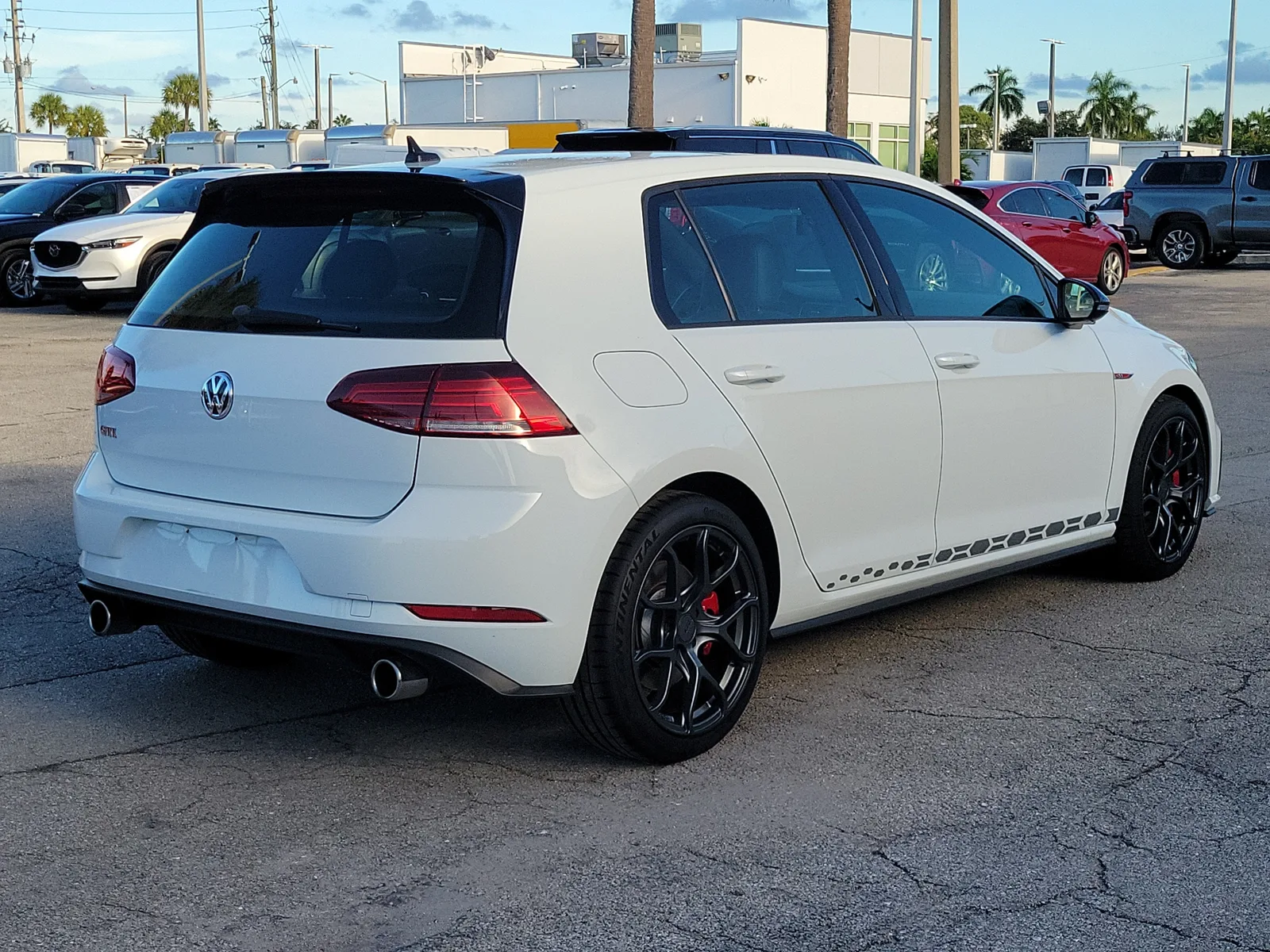 2021 Volkswagen Golf GTI S photo 5