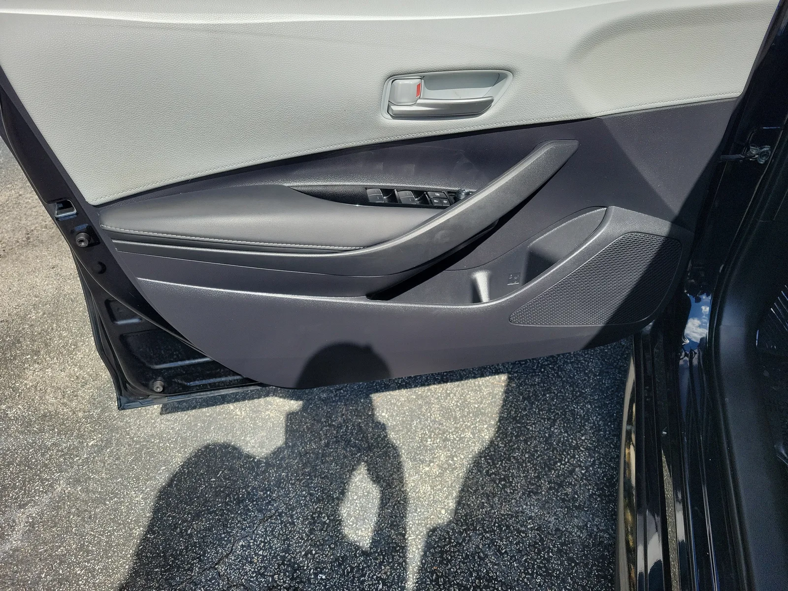 2025 Toyota Corolla Hatchback SE photo 23