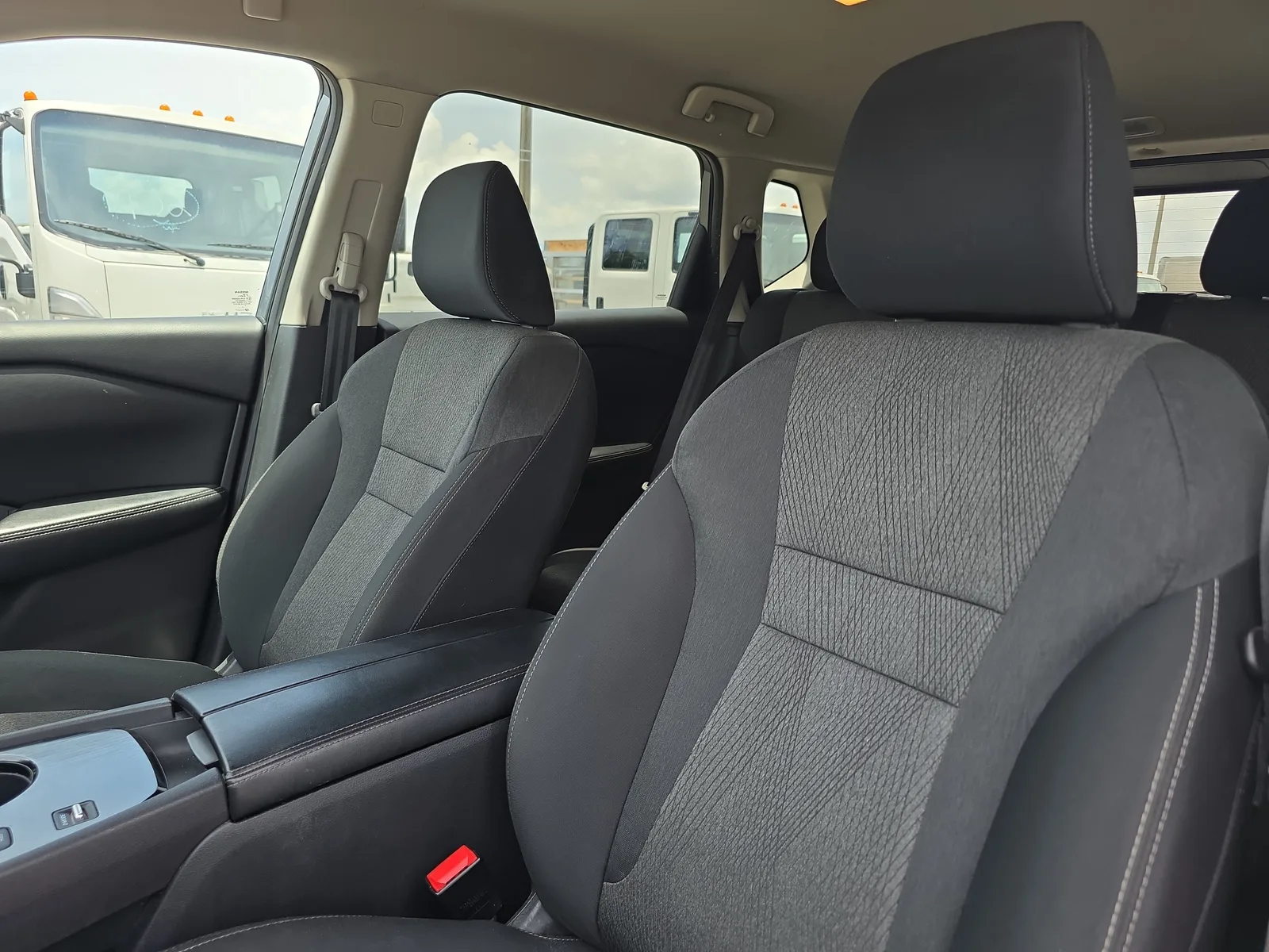 2024 Nissan Rogue SV photo 25