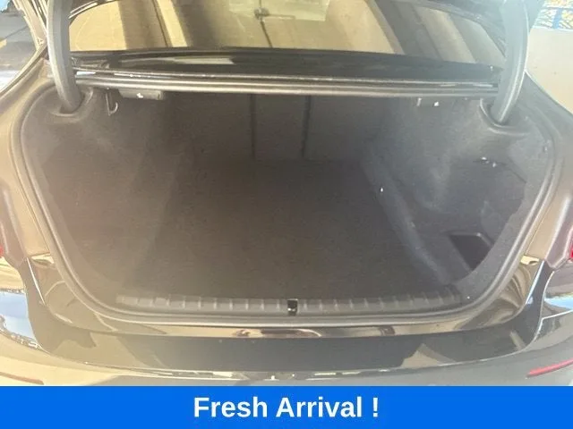 2023 BMW 5 Series 530i xDrive photo 4