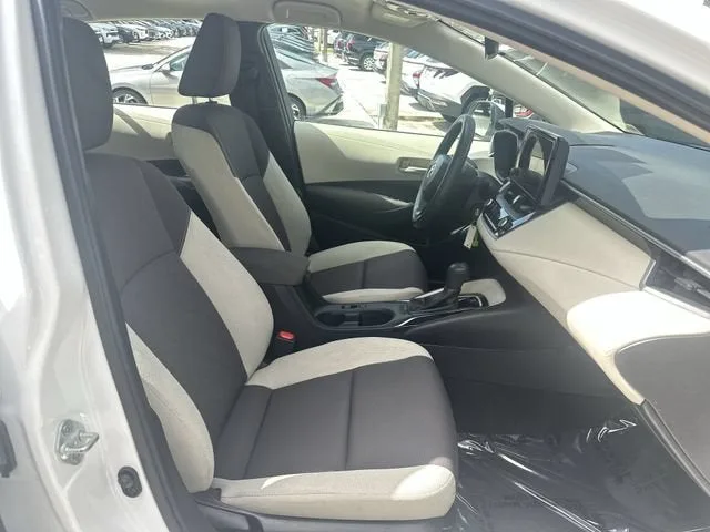 2024 Toyota Corolla LE photo 29