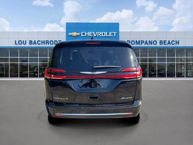 2024 Chrysler Pacifica Hybrid Select photo 4