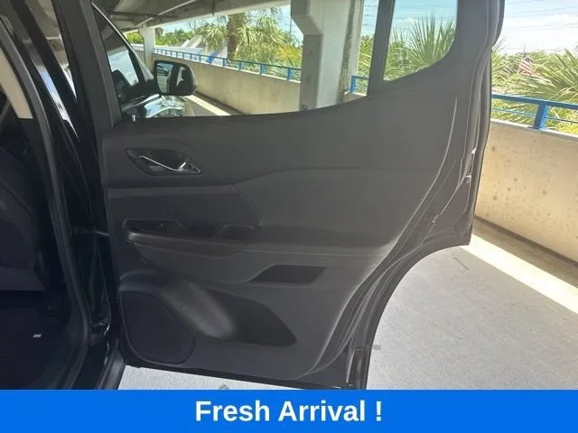 2023 GMC Acadia Denali photo 16