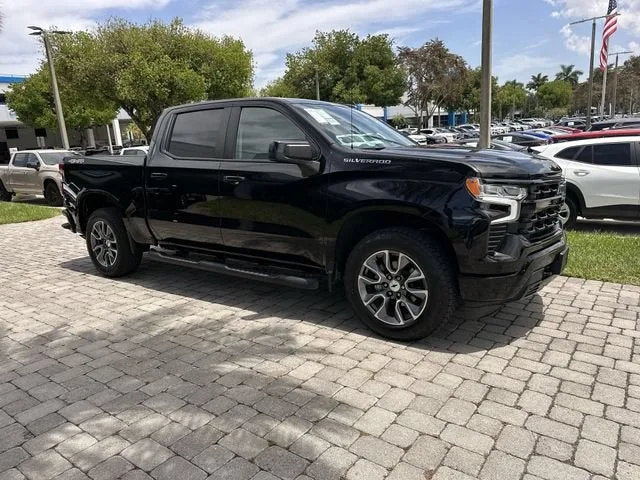 2023 Chevrolet Silverado 1500 RST photo 16