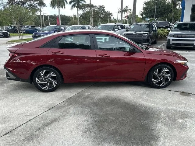 2025 Hyundai Elantra SEL Sport photo 20
