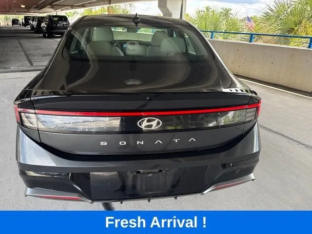 2025 Hyundai Sonata SEL photo 18