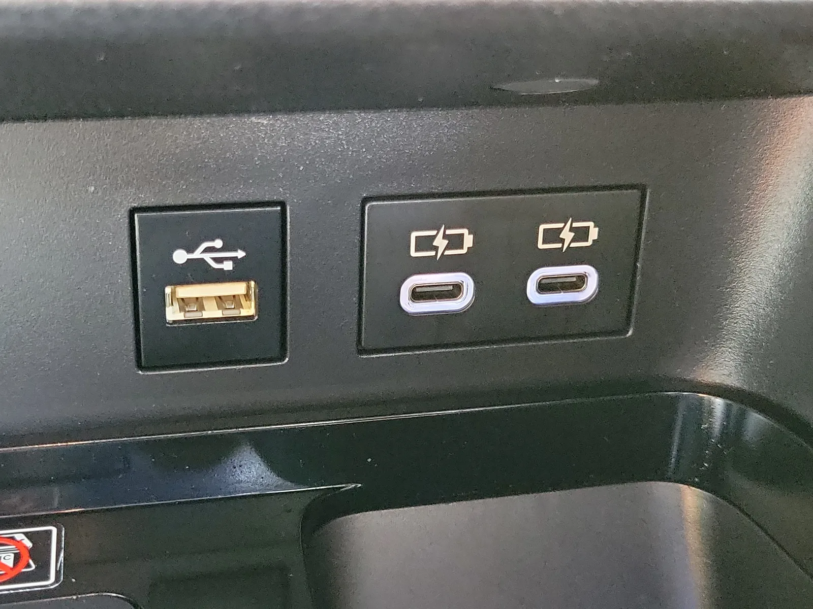 2025 Toyota Camry LE photo 31