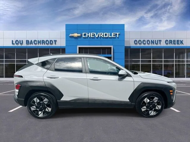 2025 Hyundai Kona SEL photo 9