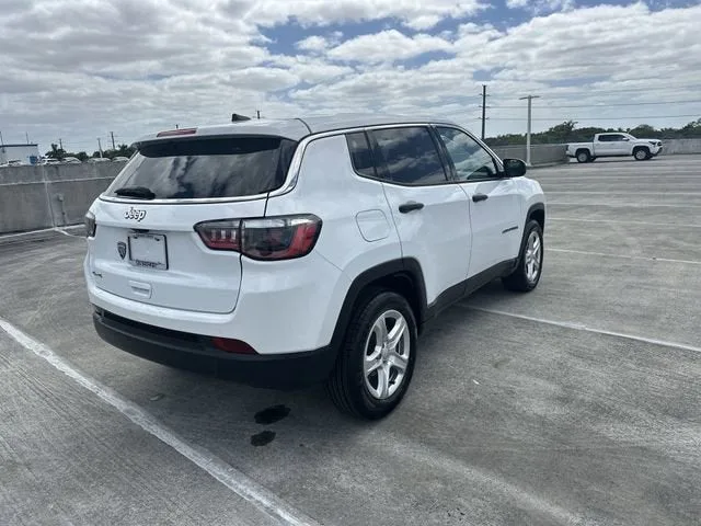 2023 Jeep Compass Sport photo 33