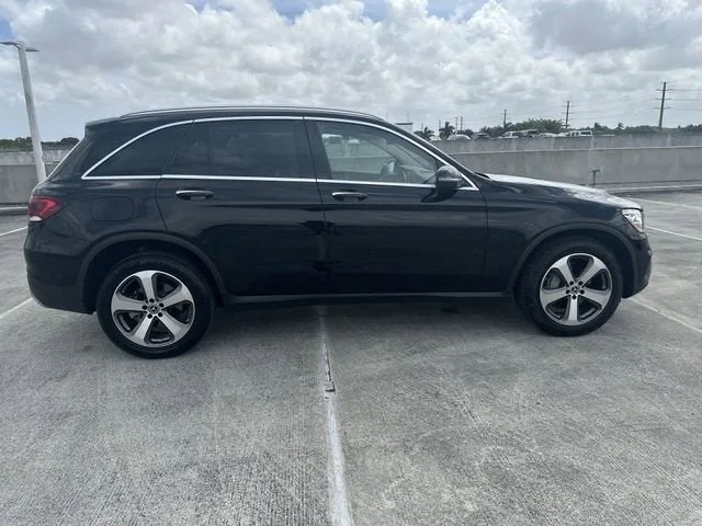 2022 Mercedes-Benz GLC GLC 300 photo 32