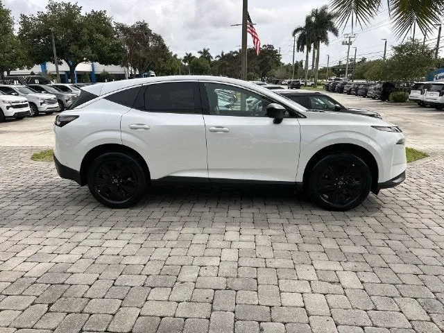 2025 Nissan Murano SV photo 14