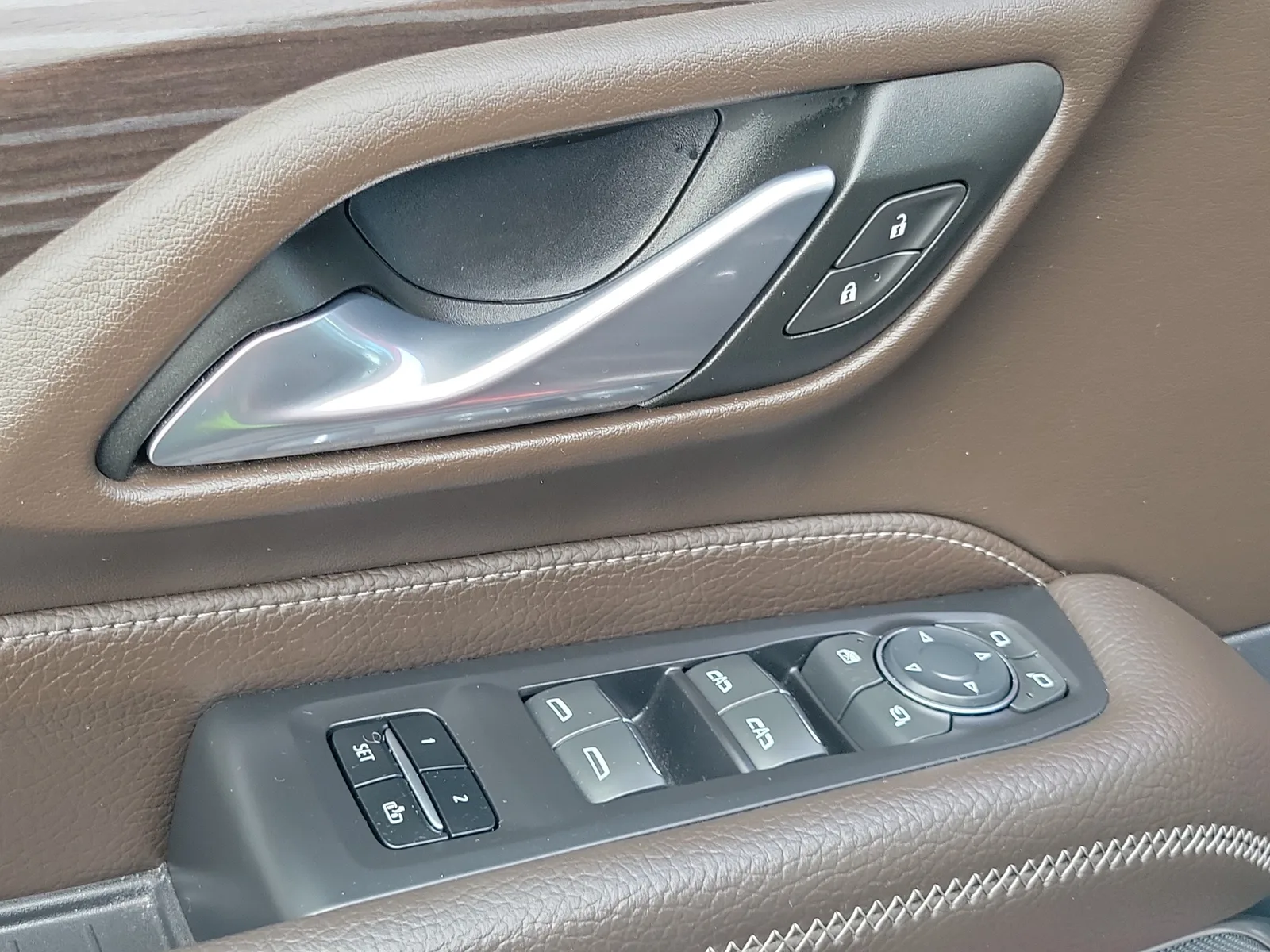 2024 GMC Yukon Denali photo 24