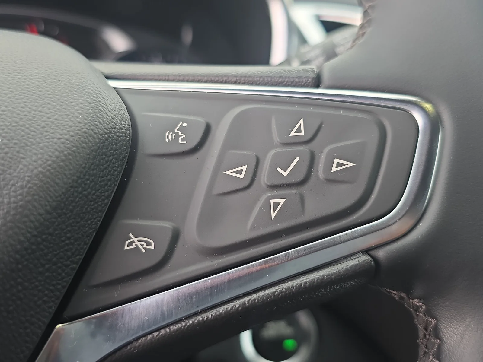 2024 Chevrolet Equinox LT photo 29