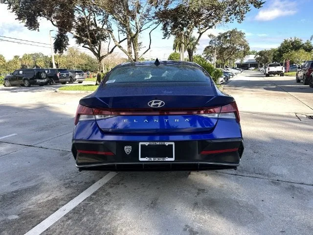 2025 Hyundai Elantra SEL Convenience photo 36