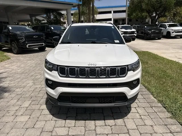 2024 Jeep Compass Latitude photo 18