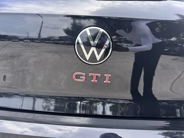 2023 Volkswagen Golf GTI SE photo 38
