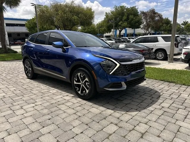 2025 Kia Sportage EX photo 17