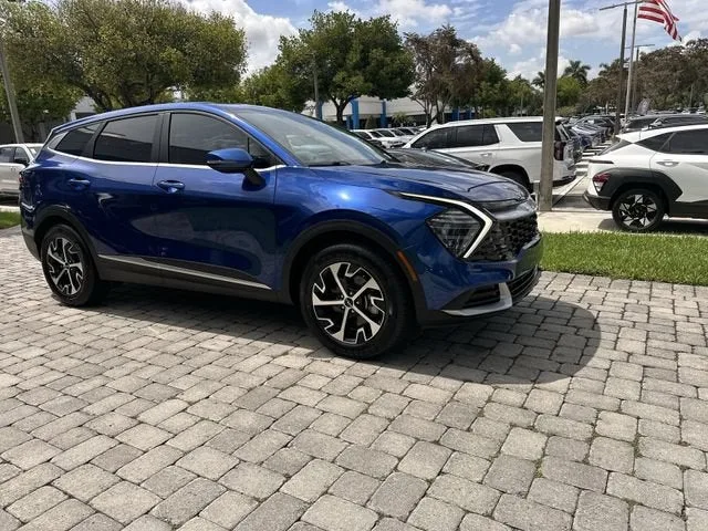 2025 Kia Sportage EX photo 16