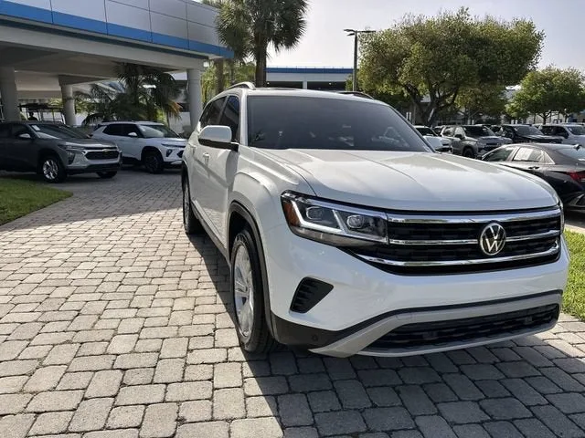 2022 Volkswagen Atlas 2.0T SE w/Technology photo 17
