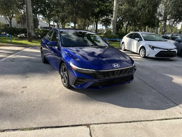 2025 Hyundai Elantra SEL Convenience photo 17