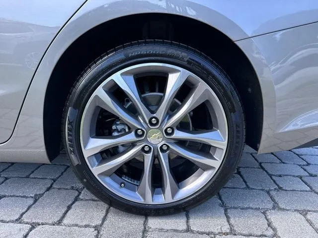 2024 Chevrolet Malibu 2LT photo 11