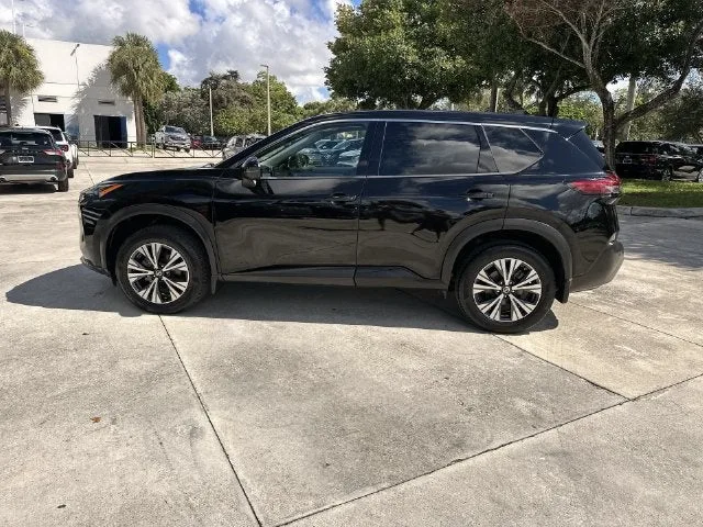 2021 Nissan Rogue SV photo 32