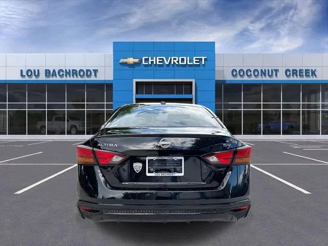 2024 Nissan Altima 2.5 SV photo 7