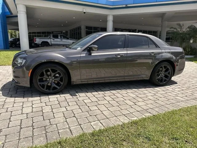 2023 Chrysler 300 300S photo 31