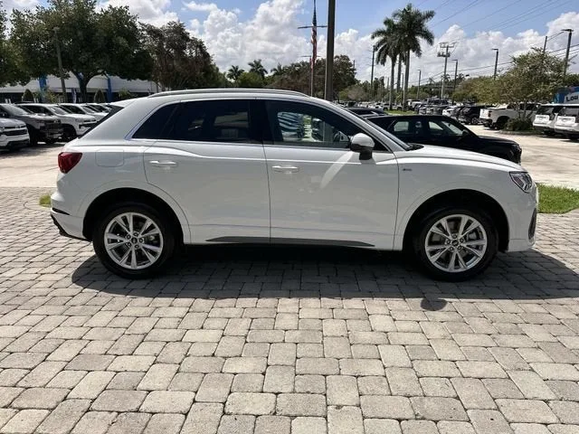 2025 Audi Q3 S line Premium photo 14