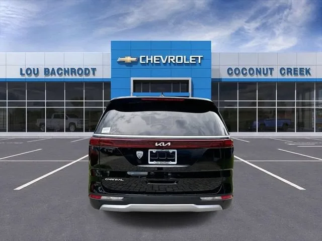 2024 Kia Carnival LX photo 7