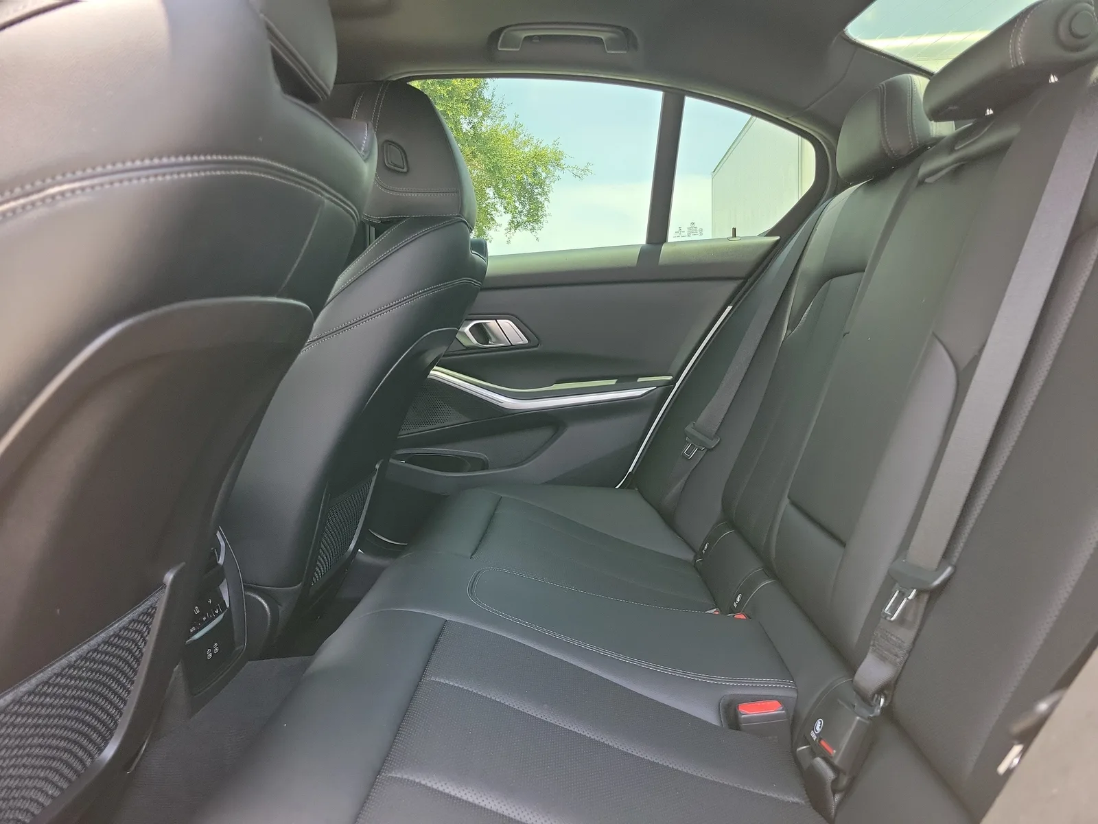 2023 BMW 3 Series 330i photo 14